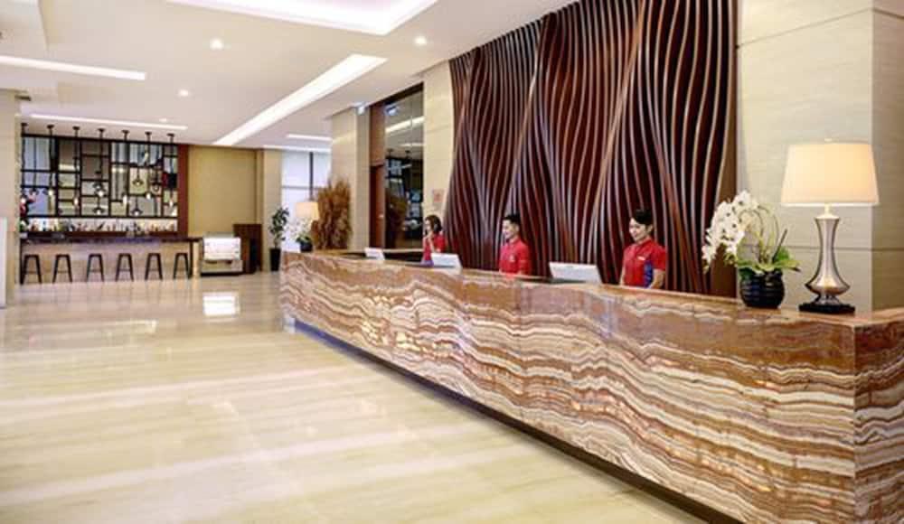 Swiss-Belhotel Sorong Exteriör bild